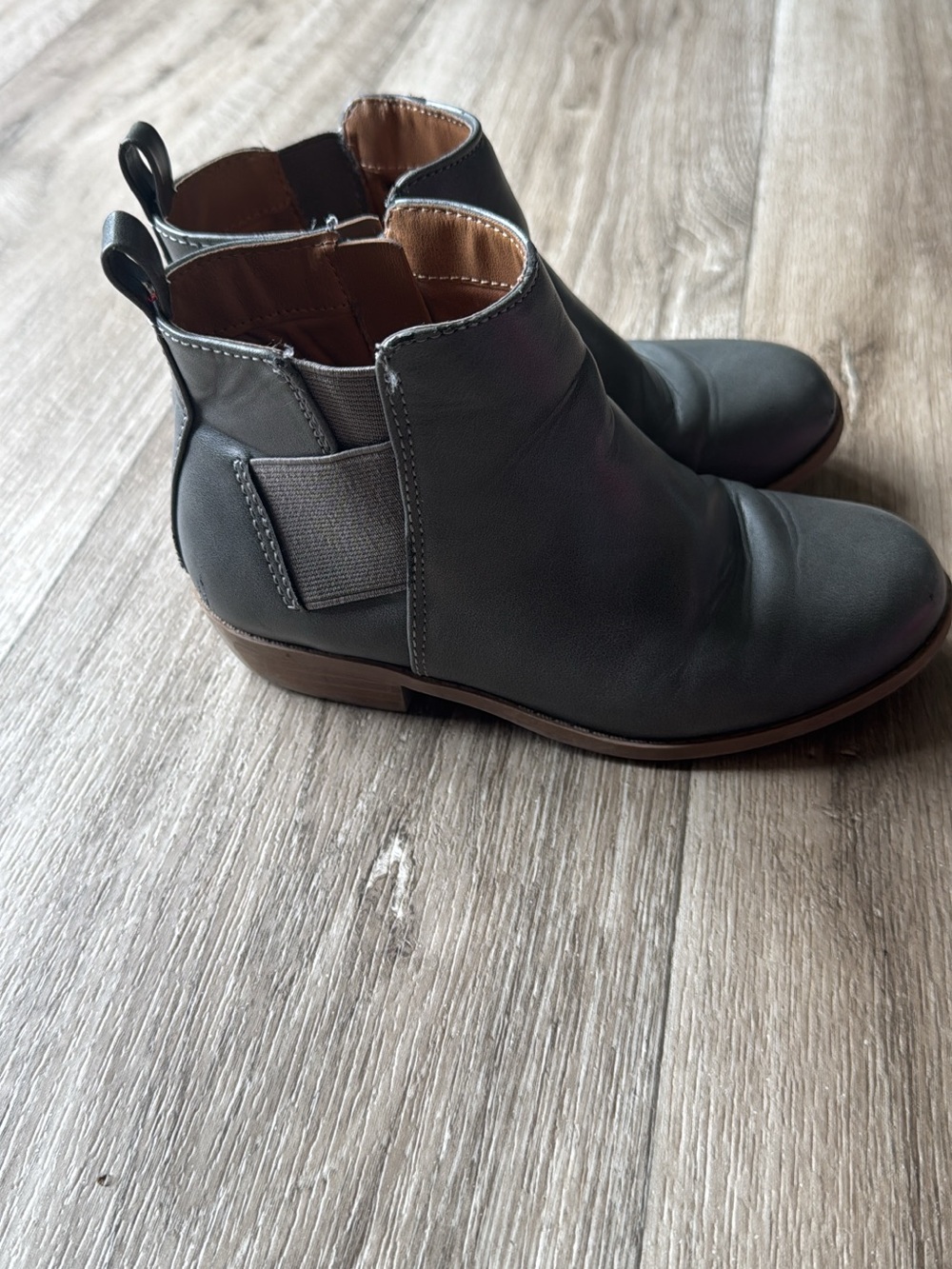Girls Gray Leather Chelsea Ankle Boots